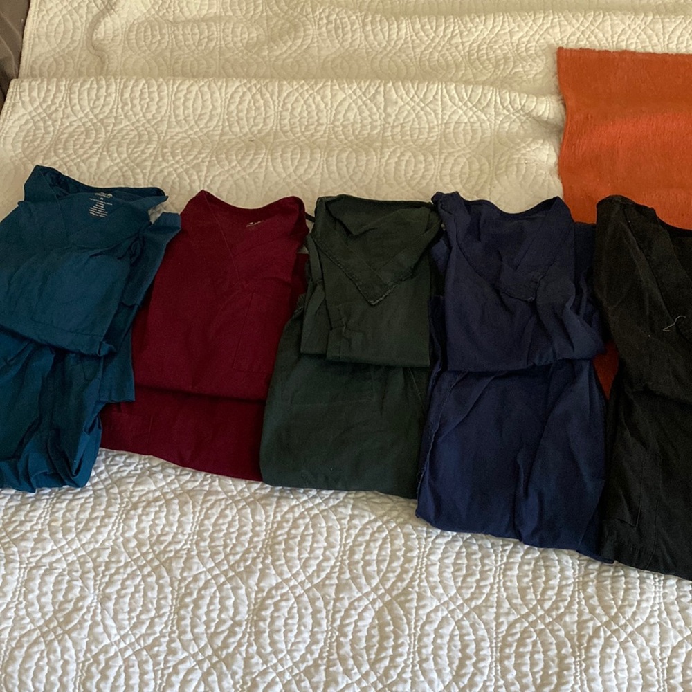 Lightly used Dagacci scrubs